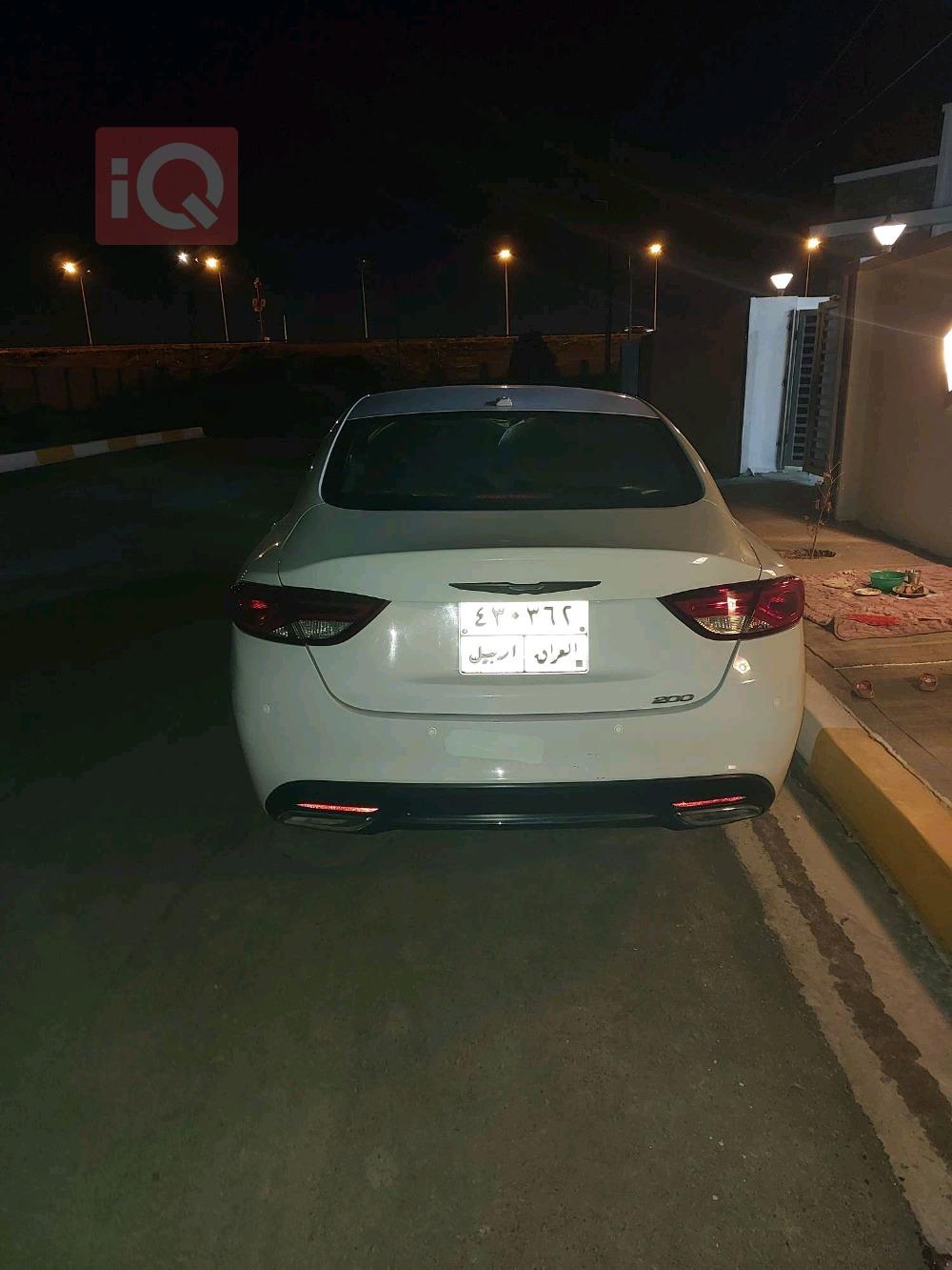 كرايسلر 200